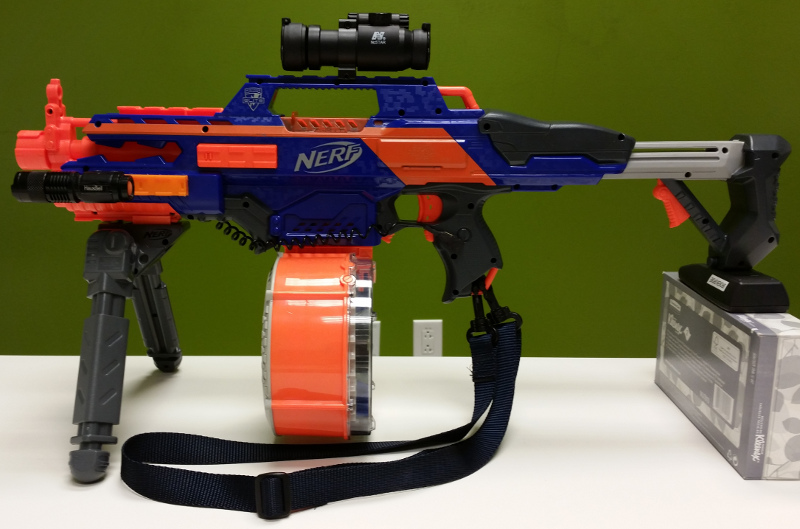 Nerf Rapidstrike (left)